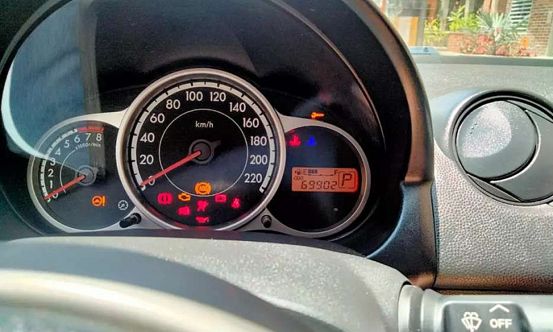 Mazda 2 Automático 2...