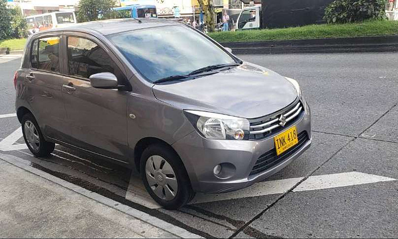 Vendo Automovil Suzu...