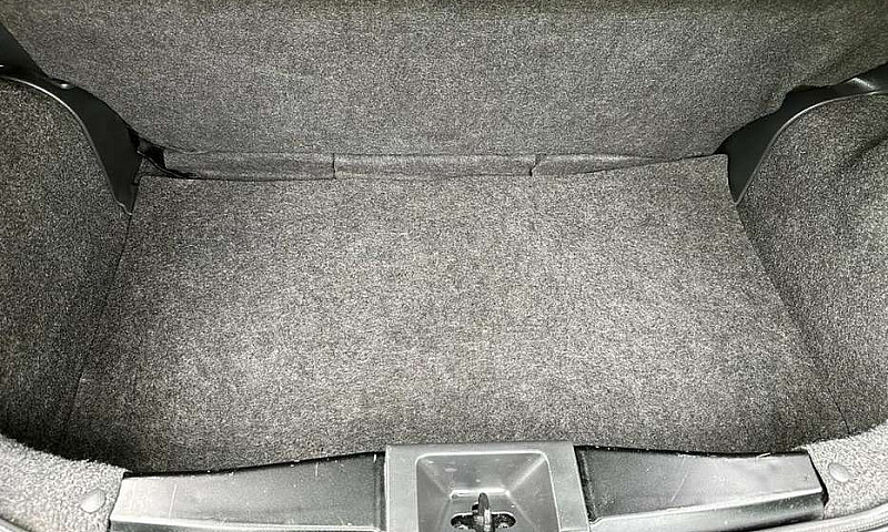 Nissan March 2013...