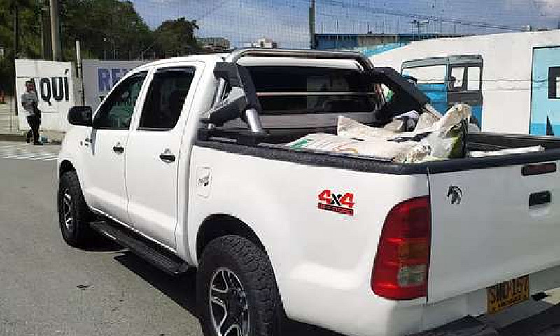 Vendo Hilux Diesel 2...