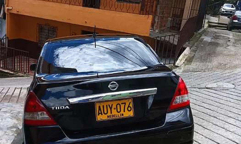 Hermoso Nissan Tiida...