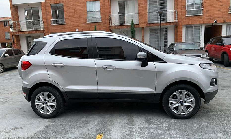 Ford Eco Sport Titan...