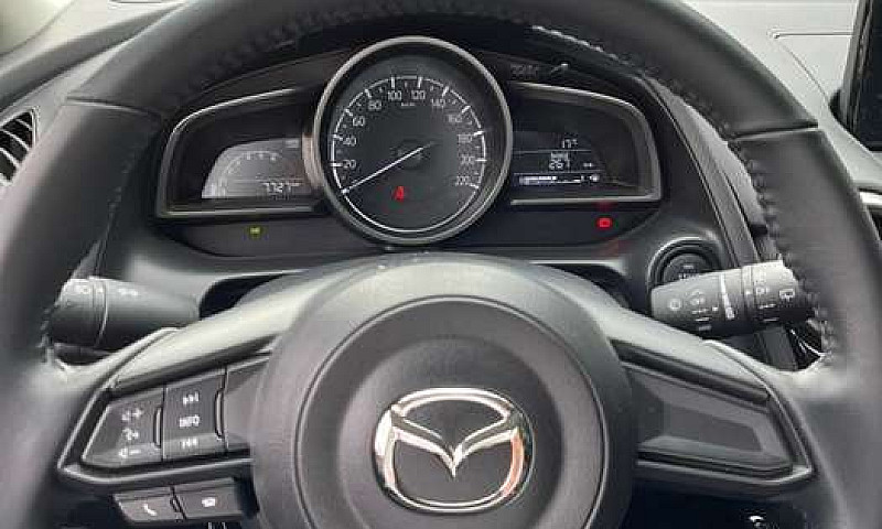 Mazda 2 Touring - Mo...