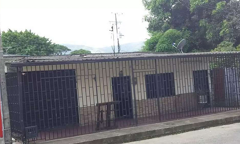 Venta De Casa Barrio...
