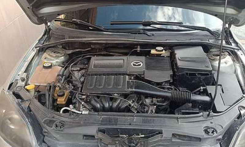 Mazda 3 Modelo 2005...