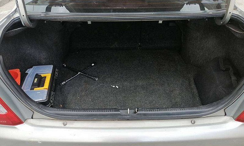 Vendo Mazda Allegro ...