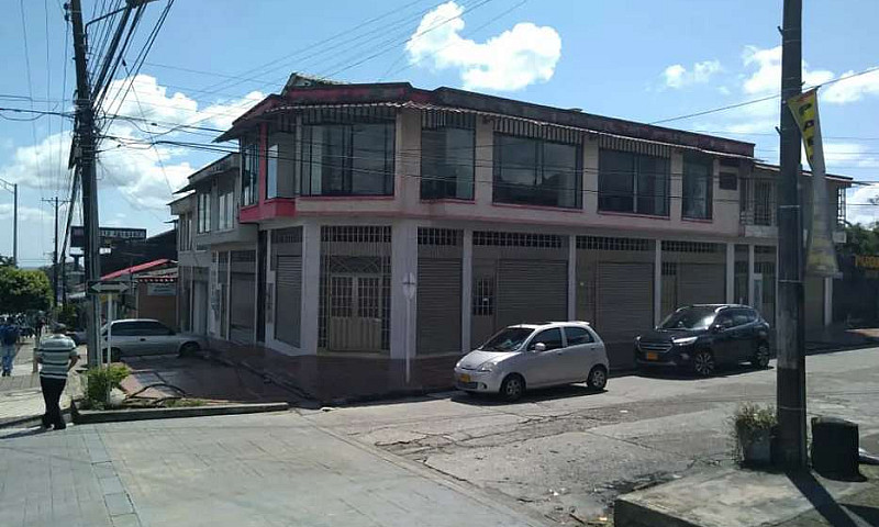 Vendo Casa Esquinera...
