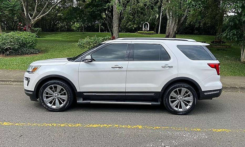 Ford Explorer Limite...