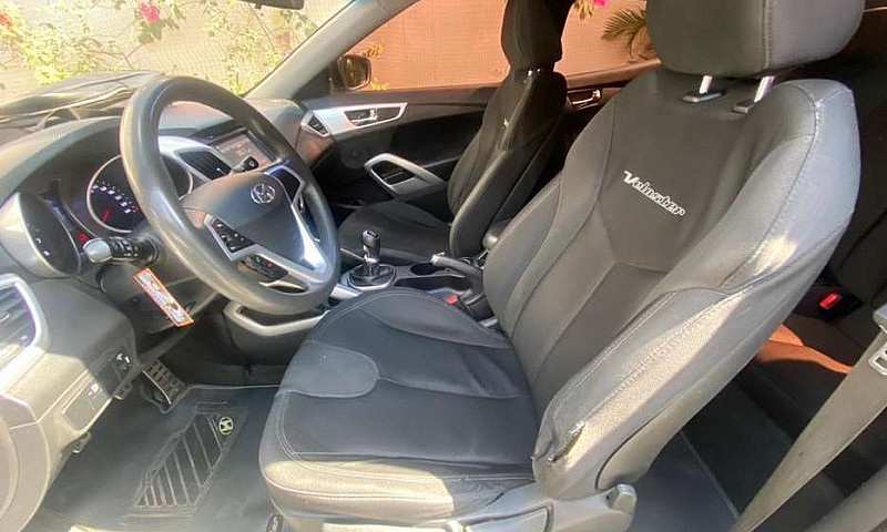 Hyundai Veloster 1.6...