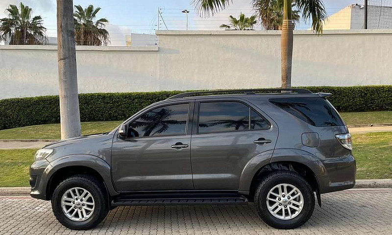 Toyota Fortuner Urba...