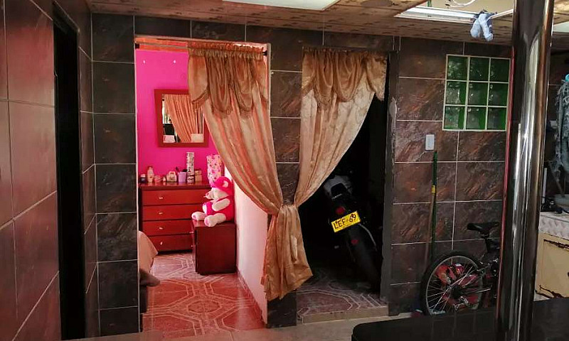 Casa Esquinera Barri...
