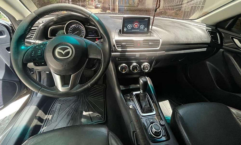 Se Vende Mazda 3....