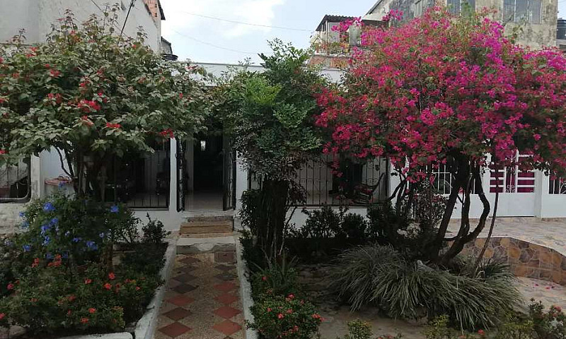 Se Vende Casa...