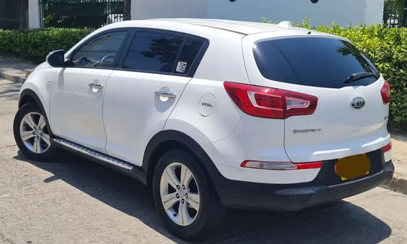 Kia Sportage Revolut...