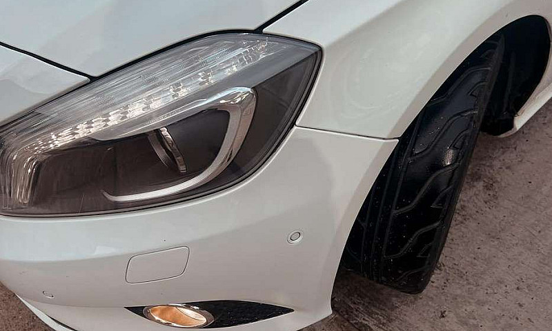 Mercedes Benz A200...