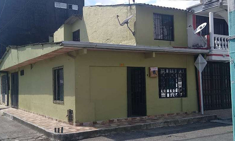 Arriendo Casa...