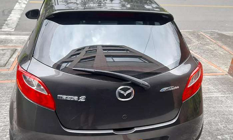 Mazda 2, Excelente E...