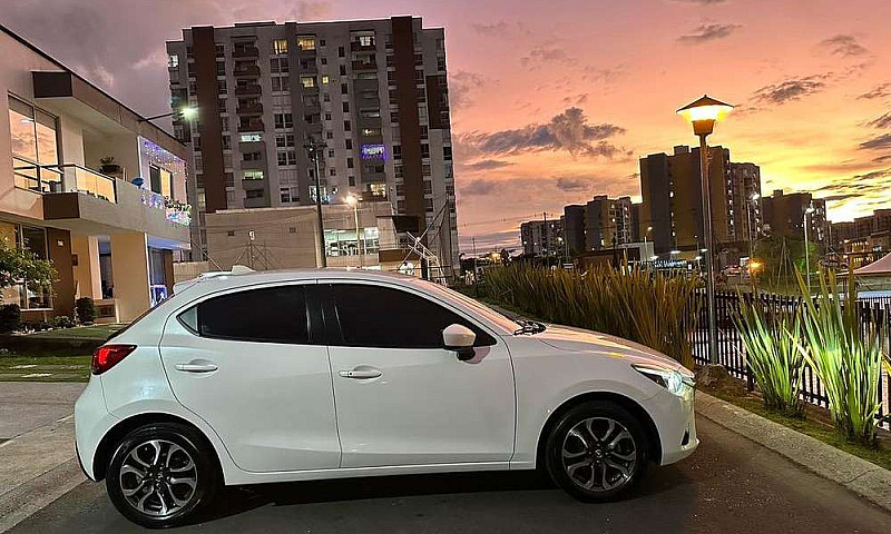 Vendo Mazda 2 Grand ...