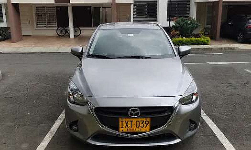 Hermoso Mazda 2 Tour...