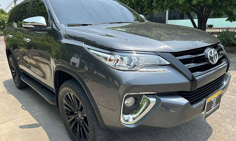 Toyota Fortuner Sw4 ...