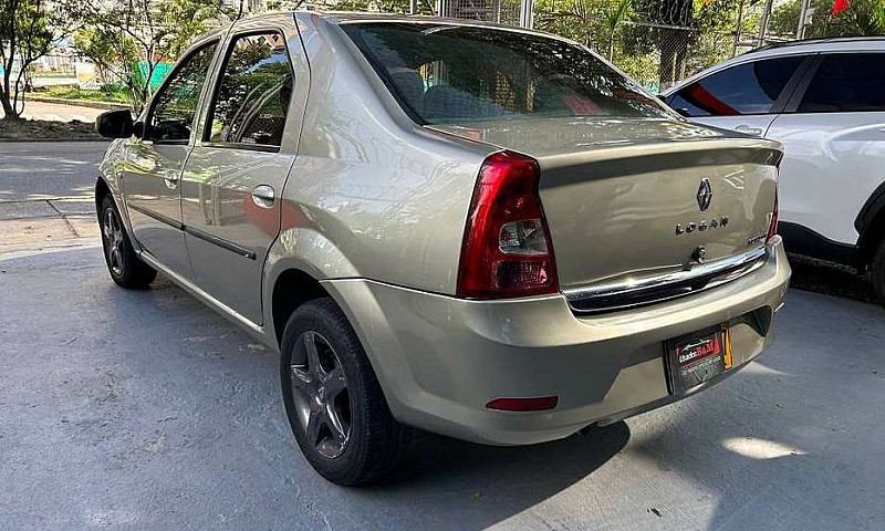 Renault Logan Expres...