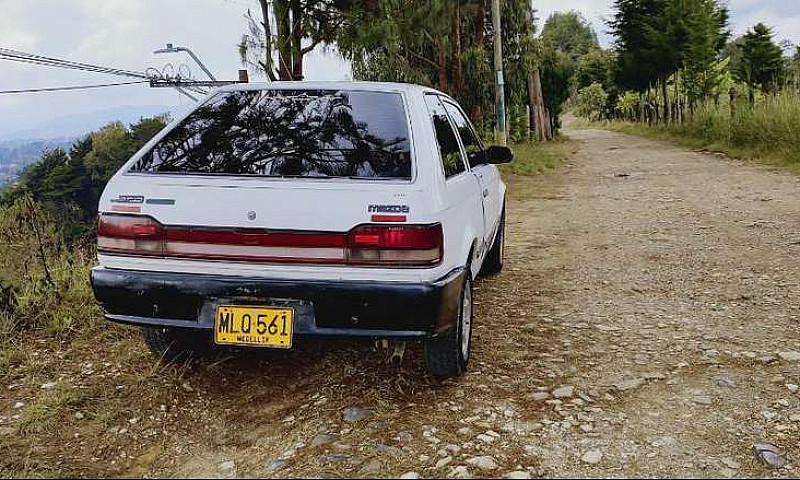 Vendo Mazda 323 Coup...