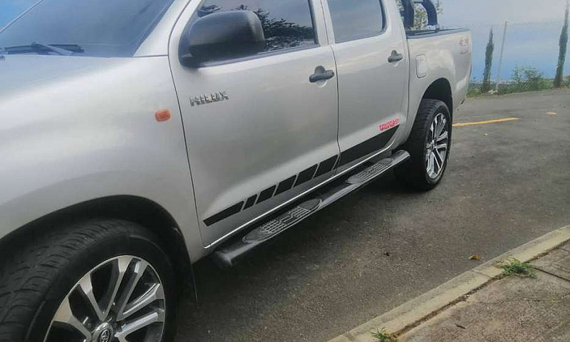 Toyota Hilux 4X4 Tur...