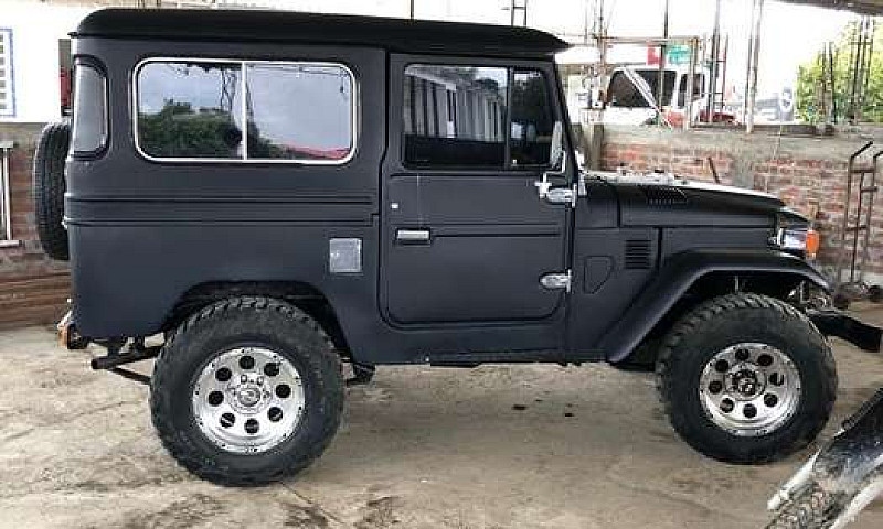 Toyota Fj 40...