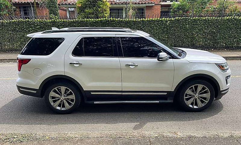 Ford Explorer Limite...