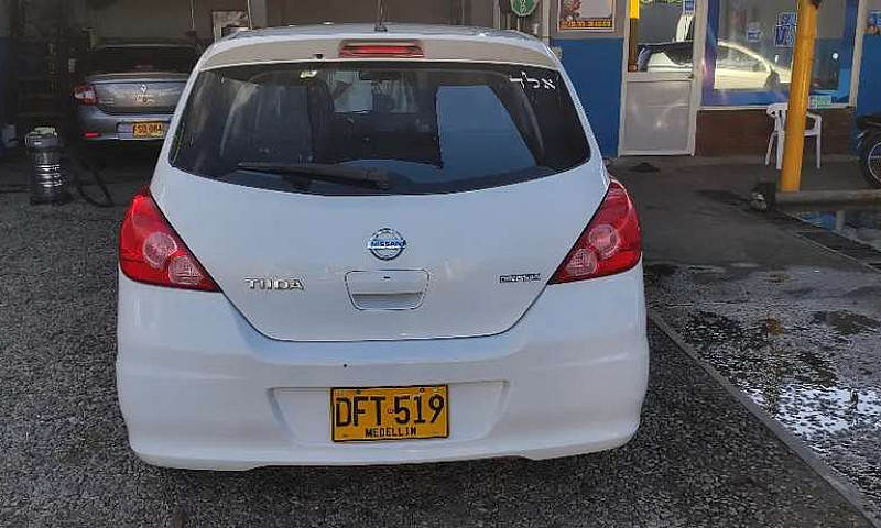 Nissan Tiida Hermoso...