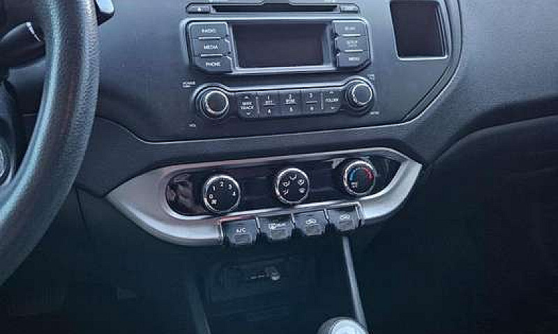 Kia Rio 2013 Automat...