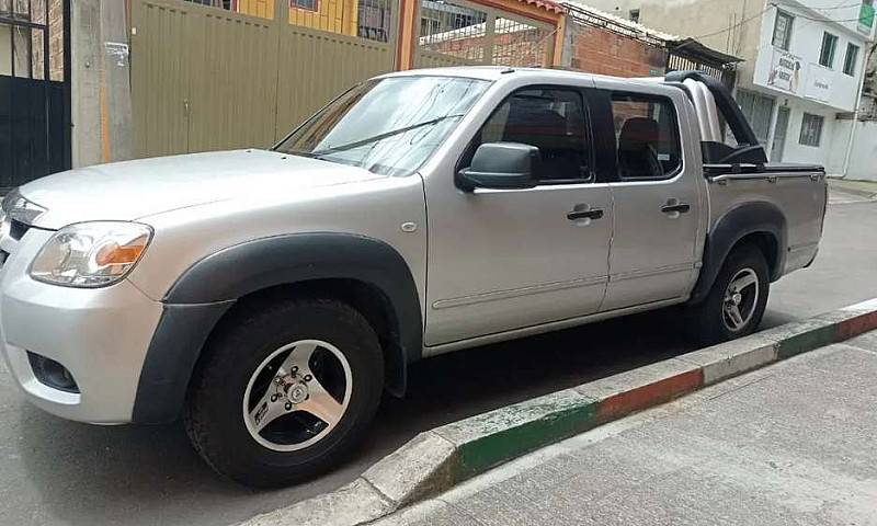 Camioneta Mazda Bt 5...