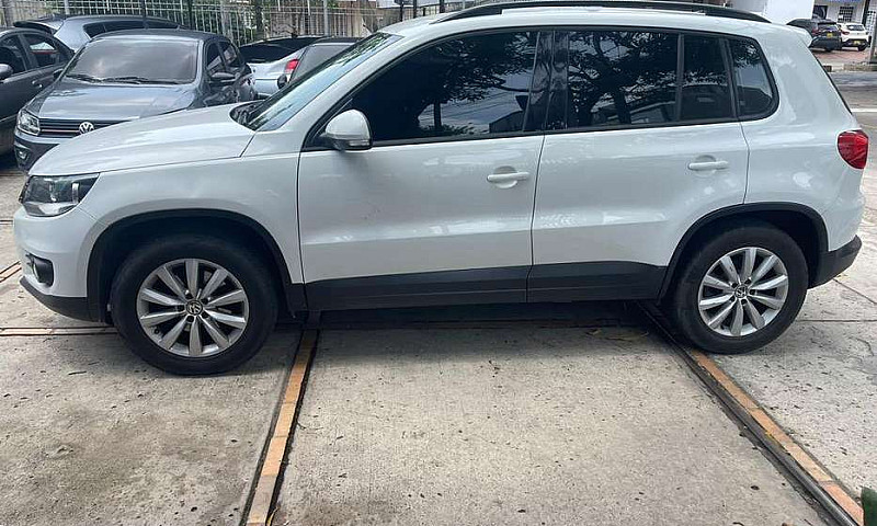 Volkswagen Tiguan Tr...