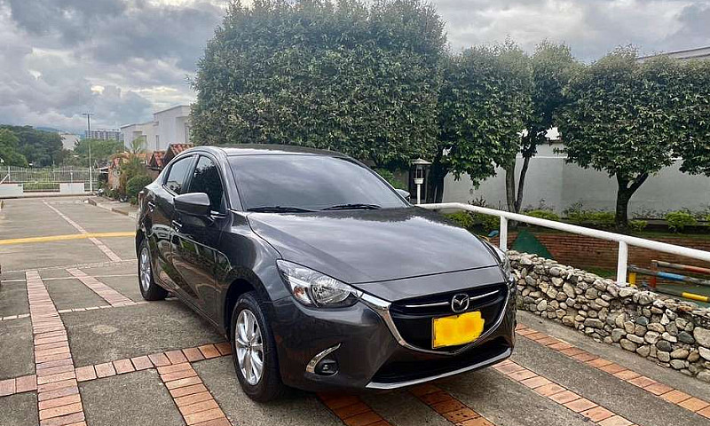 Mazda 2 Touring 2020...