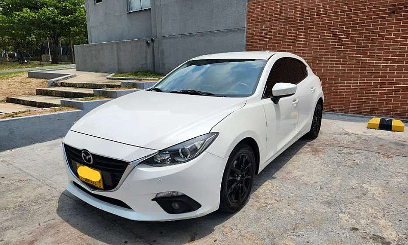 Mazda 3 Touring 2015...