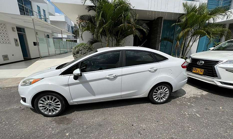 Vendo Ford Fiesta Ti...