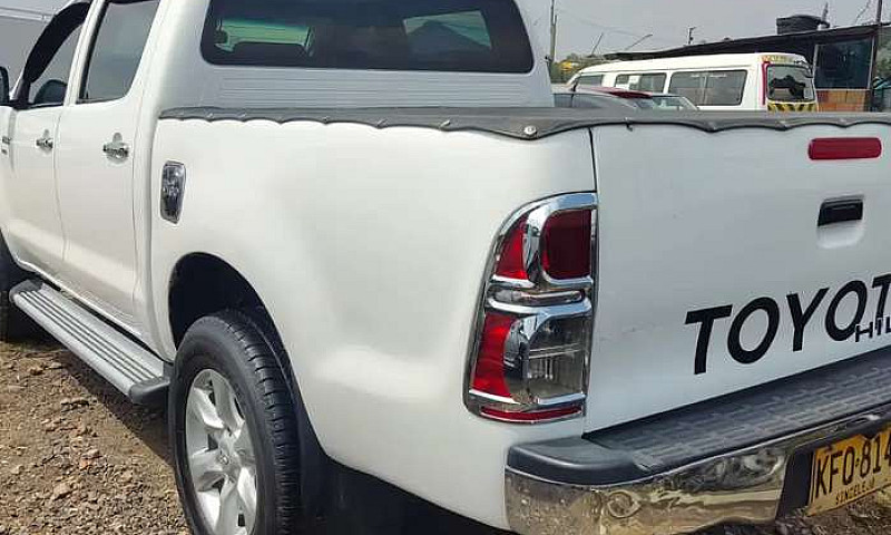 Toyota Hilux 4*4 Ful...