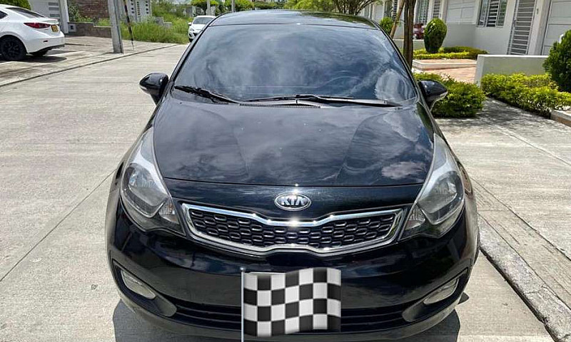 Vendo Kia Rio 2014, ...