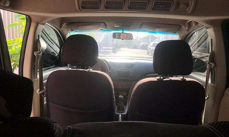 Suv Suzuki Ertiga 20...