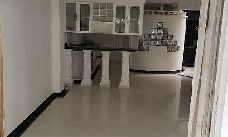 Arriendo Casa En Exc...