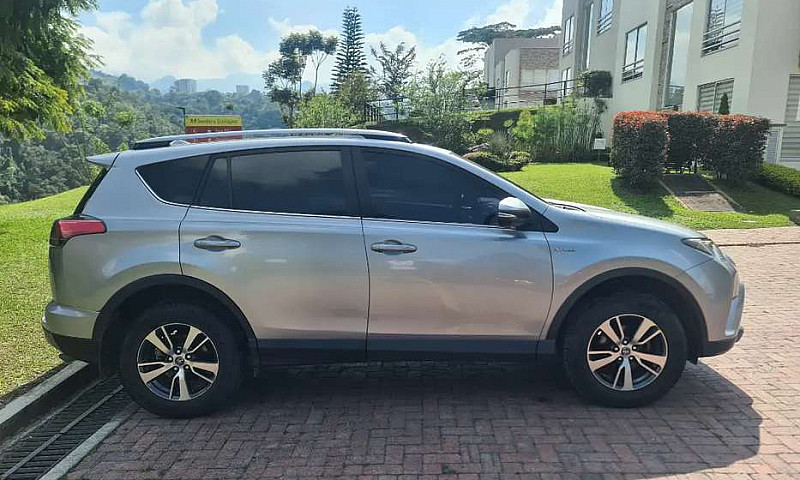 Se Vende Toyota Rav ...