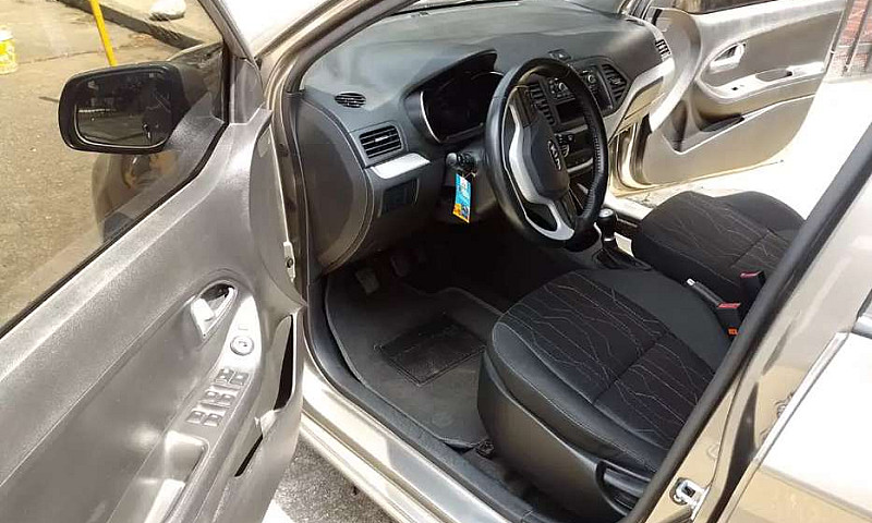 Vendo Nissan Marcha ...