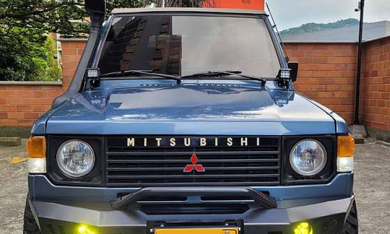 Montero Mitsubishi E...