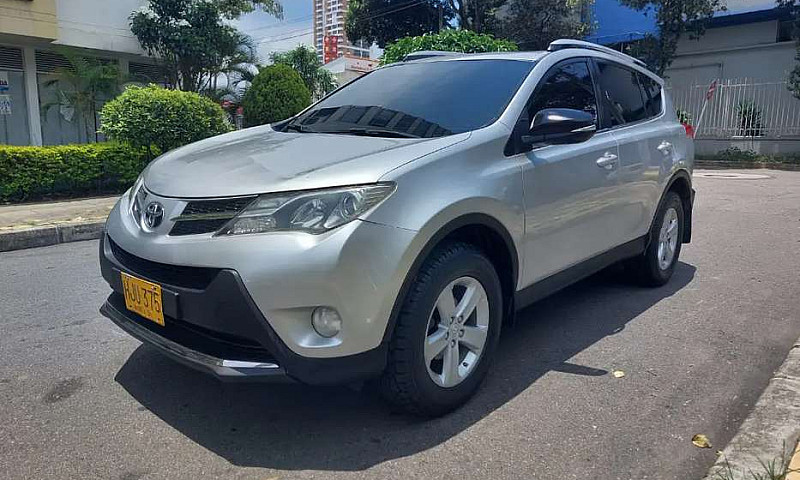 Vendo Toyota Rav4 Mo...