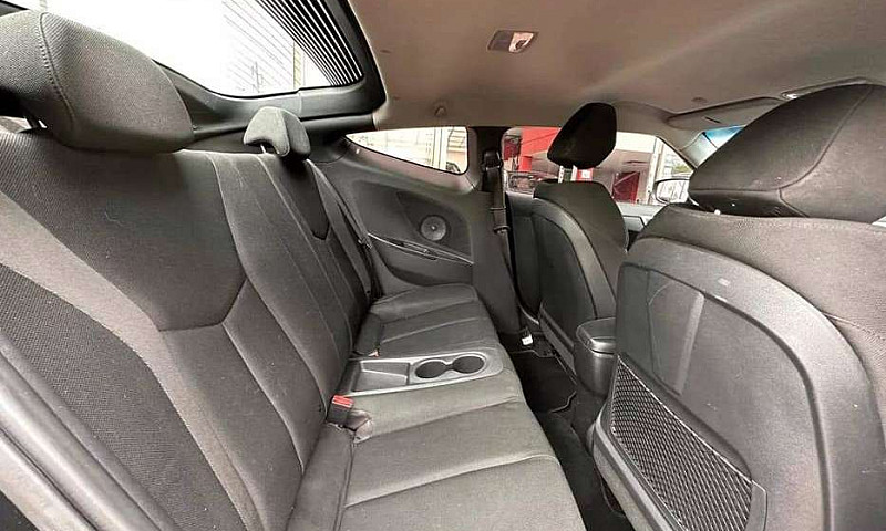 Hyundai Veloster 1.6...