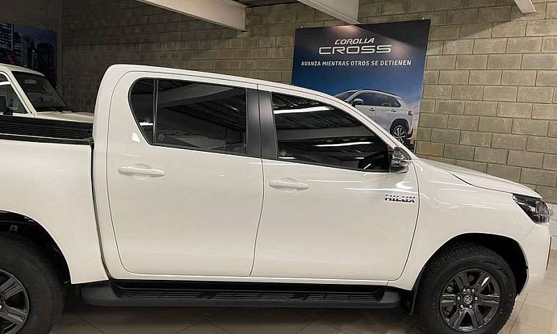 Vendo Toyta Hilux 2....