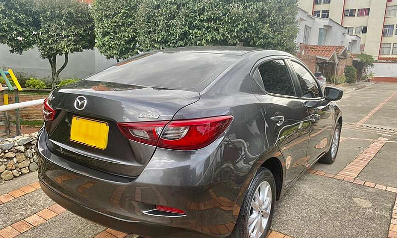 Mazda 2 Touring 2020...
