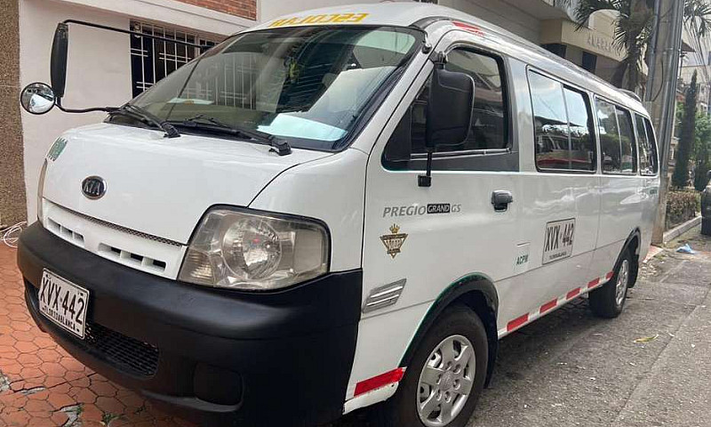 Buseta Kia Pregio 19...