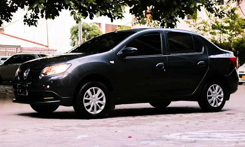 Hermoso Carro Renaul...