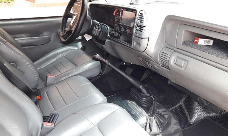 Chevrolet Cheyenne 1...